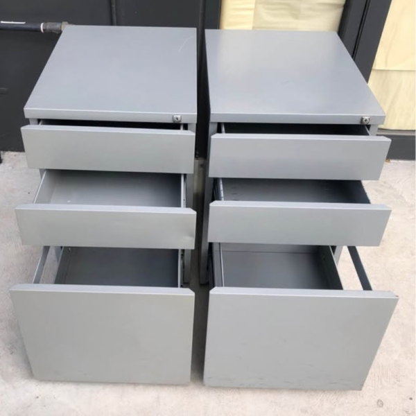Mobile Pedestals / Metal Drawers / Filing Cabinets